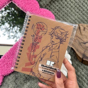 Sketchbook dedicato ad Haikyuu rilegato a mano in carta ecologica - 2 sticker random in omaggio - carta bianca no righe o quadretti
