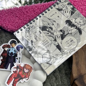 Sketchbook ispirato a Eva rilegato a mano in carta ecologica - 2 stickers personalizzati in omaggio - fronte e retro diverso