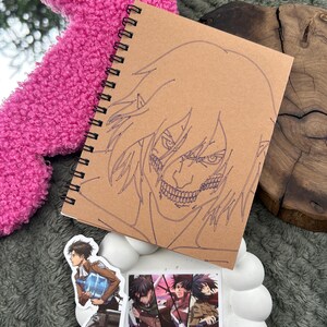 Sketchbook dedicato al manga a mano in carta ecologica, 2 sticker random in omaggio, carta bianca no righe o quadretti