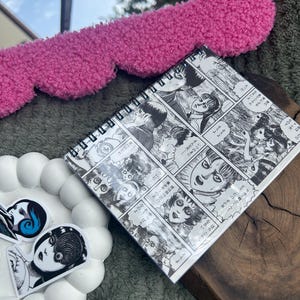 Sketchbook dedicato al manga rilegato a mano in carta ecologica - 2 stickers personalizzati in omaggio - fronte e retro diversa