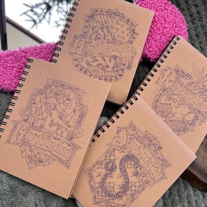 Sketchbook dedicato alla serie HP rilegato a mano in carta ecologica - 2 sticker random in omaggio  - carta bianca no righe o quadretti