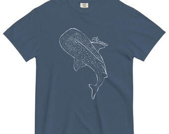 Okinawa - walvishaai - zwaargewicht T-shirt - witte omtrek - uniseks