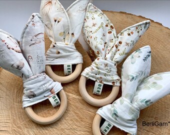 Greifling / Greifring / mit Hasenohren / Beißring aus Holz / Geschenk zur Geburt