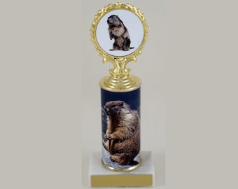 Trophée de la marmotte avec colonne sur socle en marbre