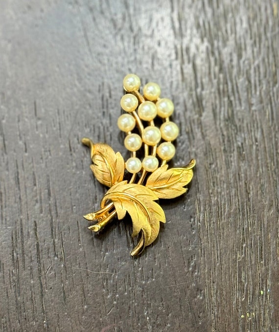 Vintage Retro 14k Yellow Gold Pearl + Diamond Grape Leaves Brooch