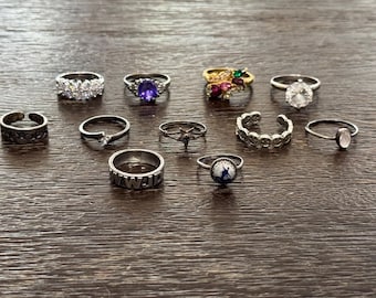 Preciosa colección de anillos antiguos y vintage de plata esterlina. ¡Lote de 9 anillos! ¡Muchos estilos y diseños!