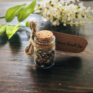 Protection Mini Spell Jar - Herb/Flower/Crystal/Essential Oil Blend - 5ml Glass Vial