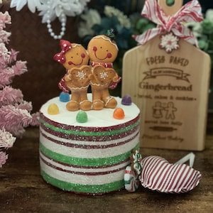 Christmas Gingerbread Man Fake Cake, Faux Cake, Christmas Fake Cake, 7” Cake, Christmas Decor, Photo Prop, Kitchen Decor, Gift
