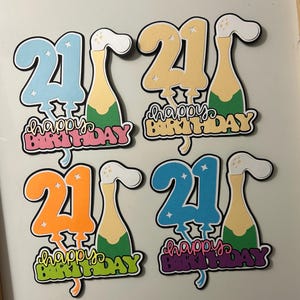 Joyeux 21e anniversaire, titre de scrapbooking ou embellissement de carte, papier fait main, percé, découpe 21