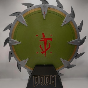 DOOM: The Dark Ages Shield Saw (V2) Voll Funktionsfähiger Nachbau | Mehrere Größen und Farben erhältlich | Fächererstellung