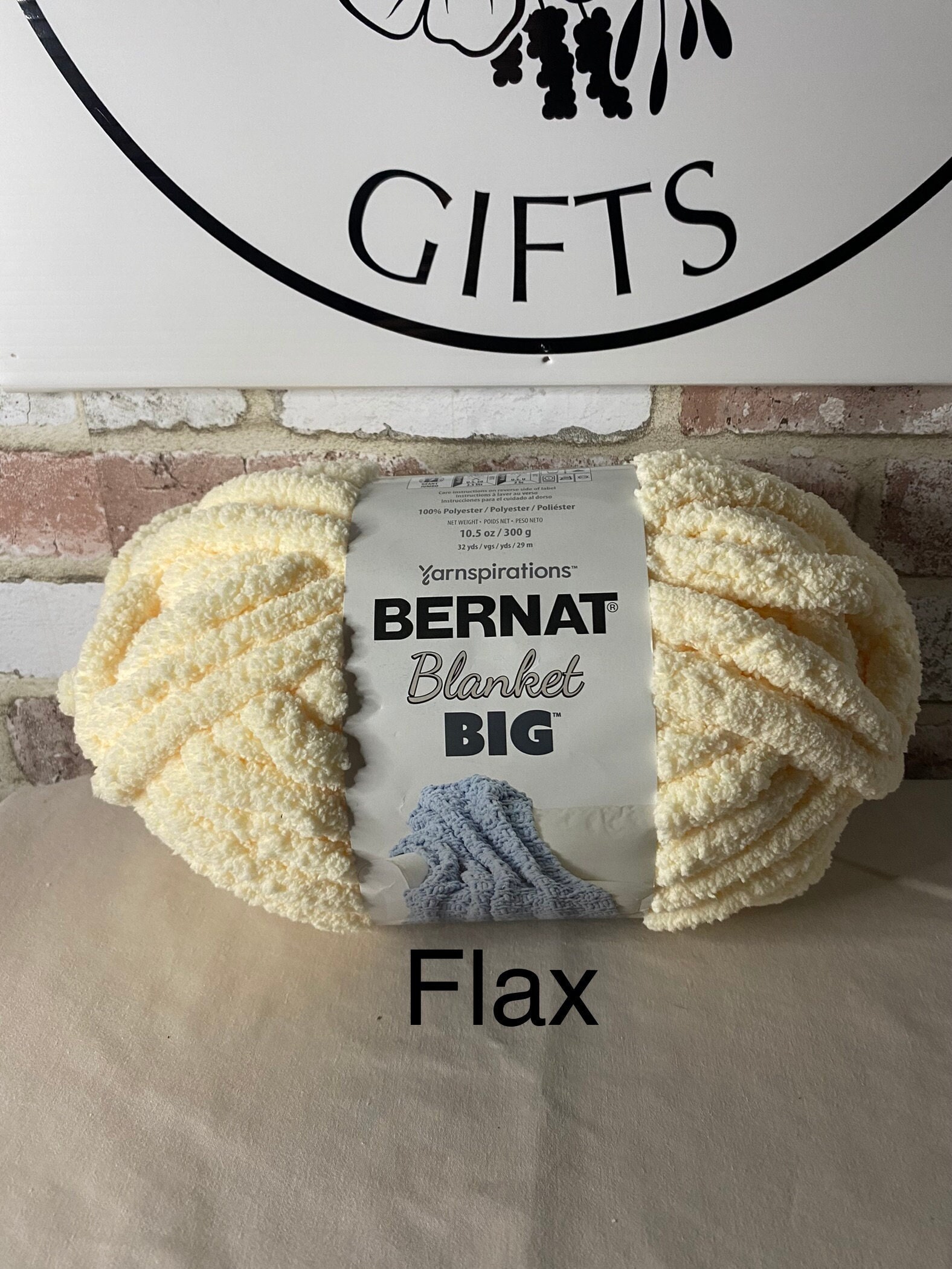 Bernat Blanket Big 10.5oz/300g, Jumbo 7, Polyester Sandy Cream 