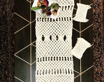 手作りマクラメテーブルランナー