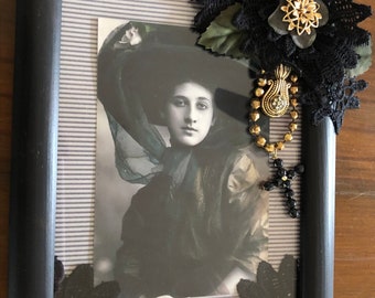 Stunning gothic inspired framed item