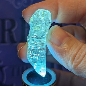 Tumbled Firefly Quartz: Madagascar Petroleum Quartz, Longwave UV Reactive