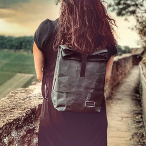 Zaino Paper & Sons marrone per uomo e donna, zaino in pelle vegana, idrorepellente, zaino nero 10l vegano, zaino per laptop 13"
