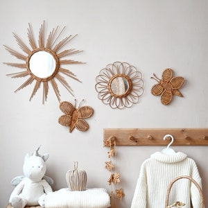 Specchio per la cameretta dei bambini, fiore specchio da parete, specchio per bambini, specchio solare in vimini, specchio da parete, arredamento da parete per la cameretta dei bambini Boho, set di due specchi per la cameretta dei bambini