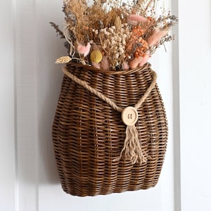 Door hanging basket, Flower door basket, Front door basket, door decor, hanging wicker basket, Rustic door basket,