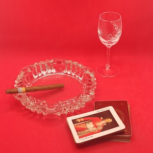Cendrier rond 6 encoches, Verrerie d'art Reims, Champagne France, travail ciselé et fin, type "Taille diamant" de Baccarat, AntiqueFrenchArt