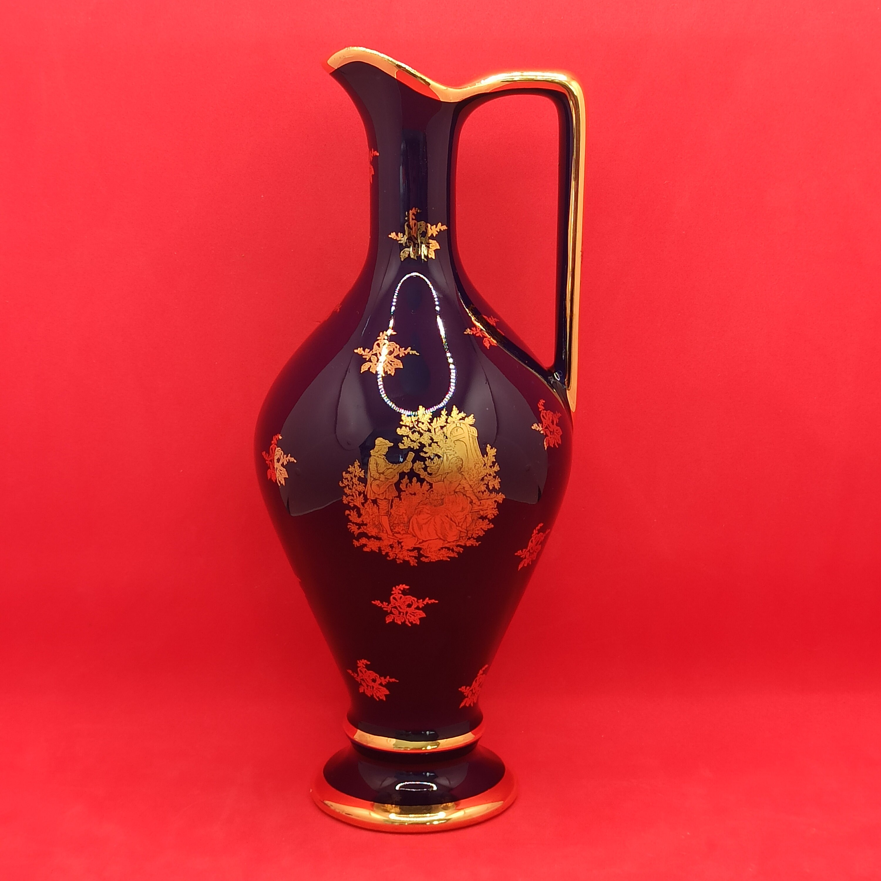 Pichet Ancien en Porcelaine Royale Limoges France, Travail Artisanal, Fait Main, Signé, Vase, Solifl