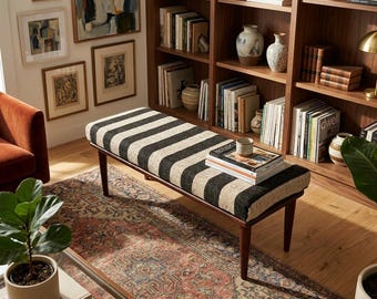 Banco tejido a rayas con patas cónicas, otomana Kilim de lana, banco rústico para la entrada, banco de acento tribal, asientos bohemios para la sala de estar, con un toque artesanal.