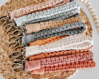 Macrame wristlet keychain/Boho Macrame Wristlet/ stocking stuffer / gift / teacher