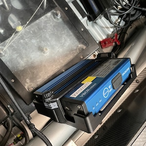 3D Printed bracket for Racelogic VBOX HD2 either flat mount or direct roll cage mount
