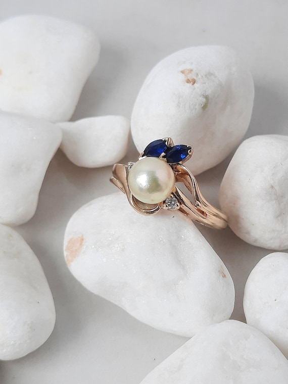 Estate 10K Yellow Gold, Pearl and Sapphire Ring