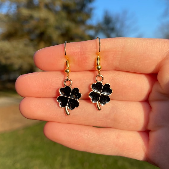 Basic clover earrings