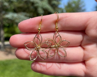 Wire Flower Dangle Earrings | Novelty Earrings | Unique Earrings | Fun Earrings