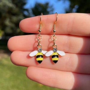 BumbleBee Earrings | Novelty Earrings | Unique Earrings | Fun Earrings | Pretty Earrings | Bee Earrings | Nature Earrings