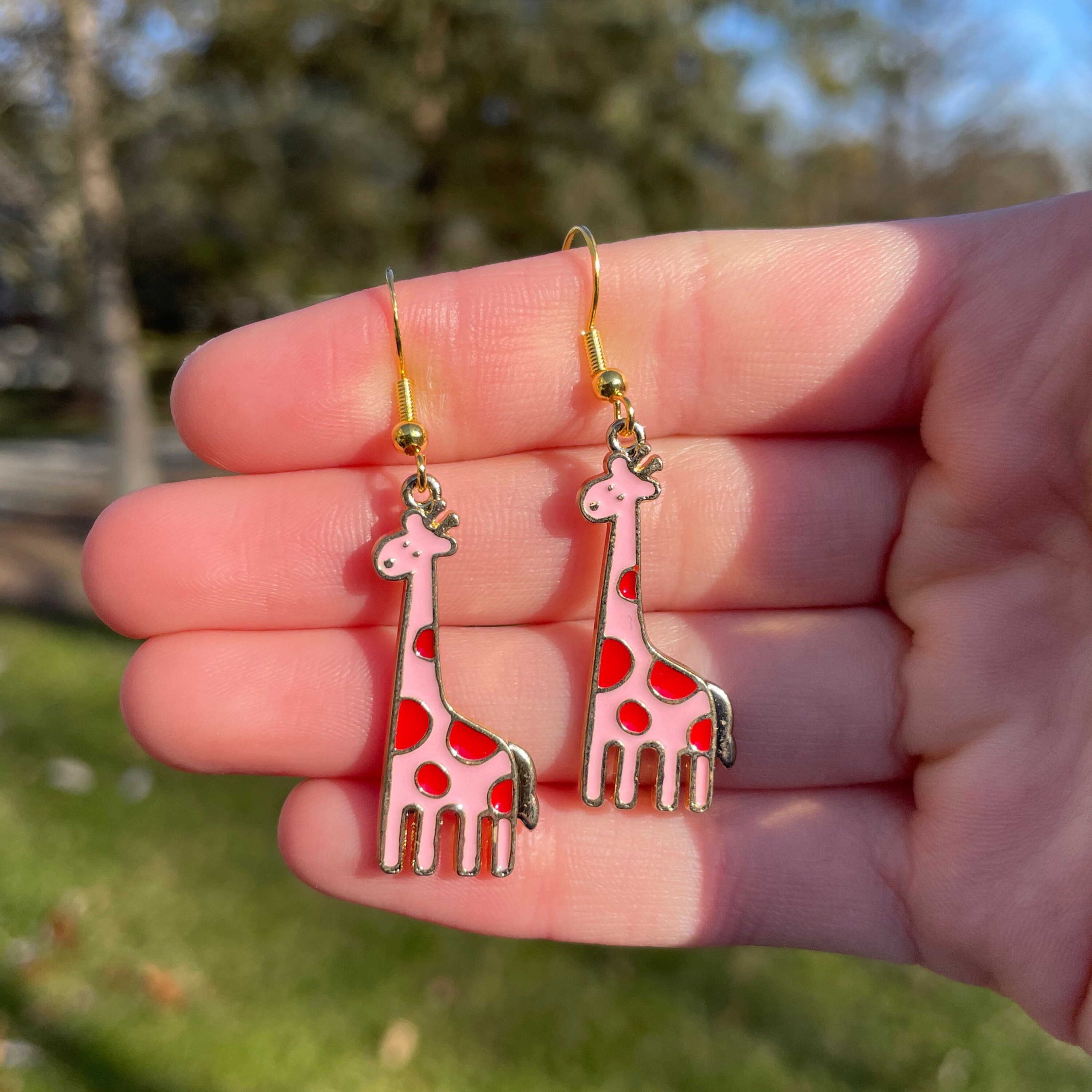YAYAKO Cute Giraffe Earrings – Acrylic Dangle Jewelry Fun Africa Animal Charms For Women & Girls