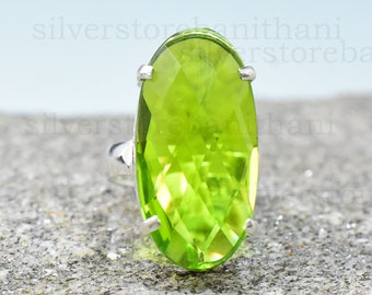 Anello fatto a mano con peridoto verde e topazio, fascia in argento sterling 925