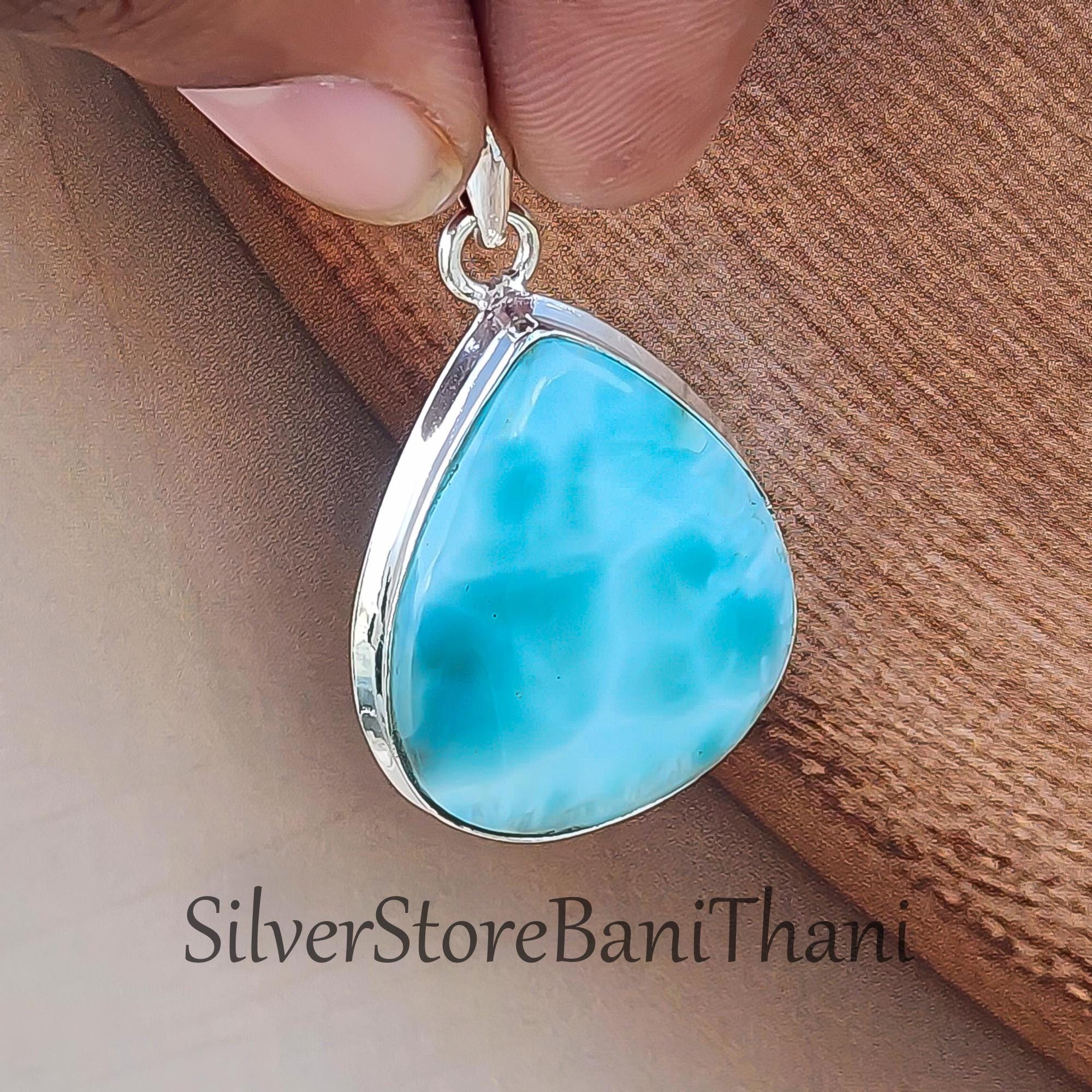 Pendentif Breloque Clé En Larimar Et Onyx – Chaîne Plaquée Argent 925 – Artisanale
