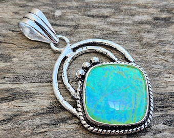 オーストラリア産トリプレットオパールペンダント：925シルバーの