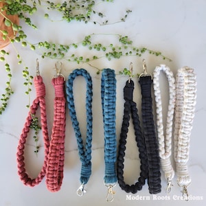 Macrame Wristlet Keychain | wristlet keychain | key fob | wristlet lanyard | keychains for her | keychain for boyfriend | gift