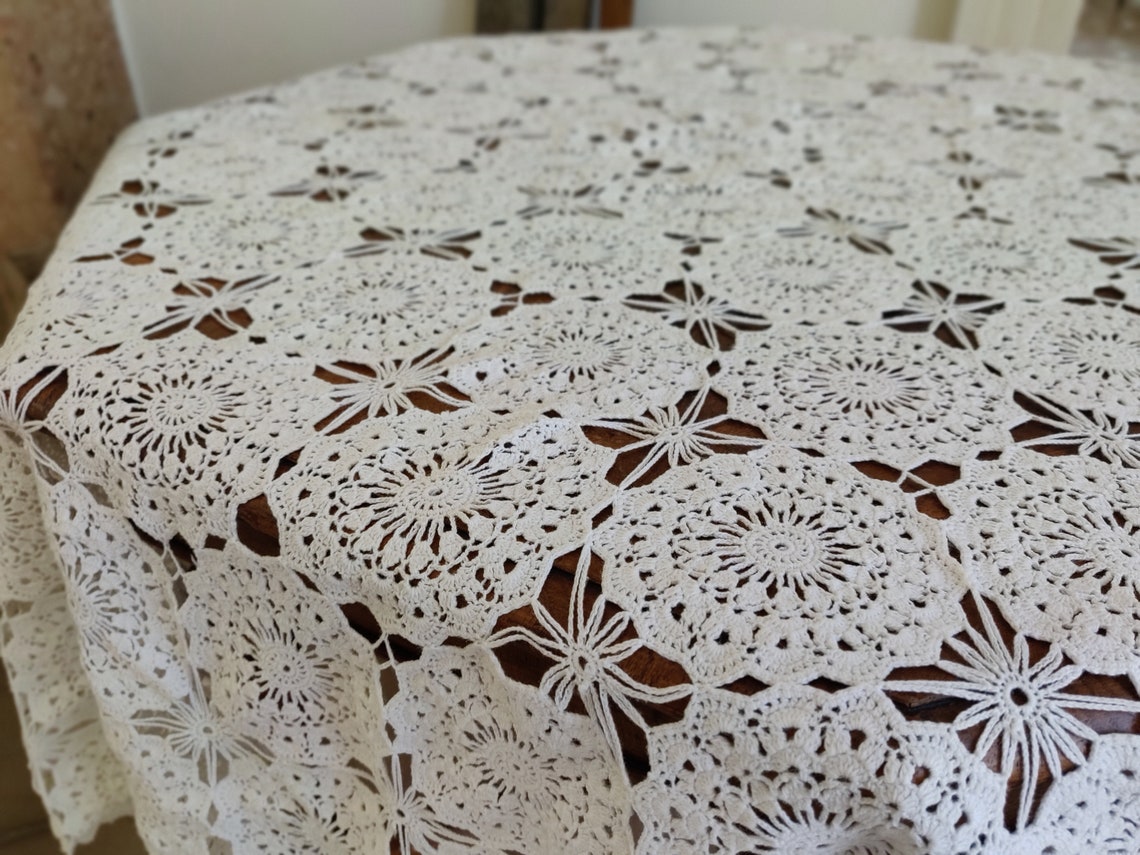 Yizunnu Runde Tischdecke, Gehäkelt, Vintage - 80 Cm Durchmesser, Aus Baumwolle, Beige, Mit Quasten