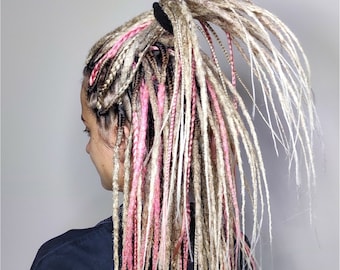 Blonde DE Dreads: crochet, synthetic with pink braids integrations