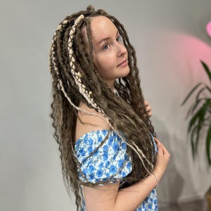 Extensión de rastas vikingas, conjunto de rastas sintéticas marrón claro, conjunto de rastas DE, rastas sintéticas de crochet, rizadas, rastas de doble punta, rubias