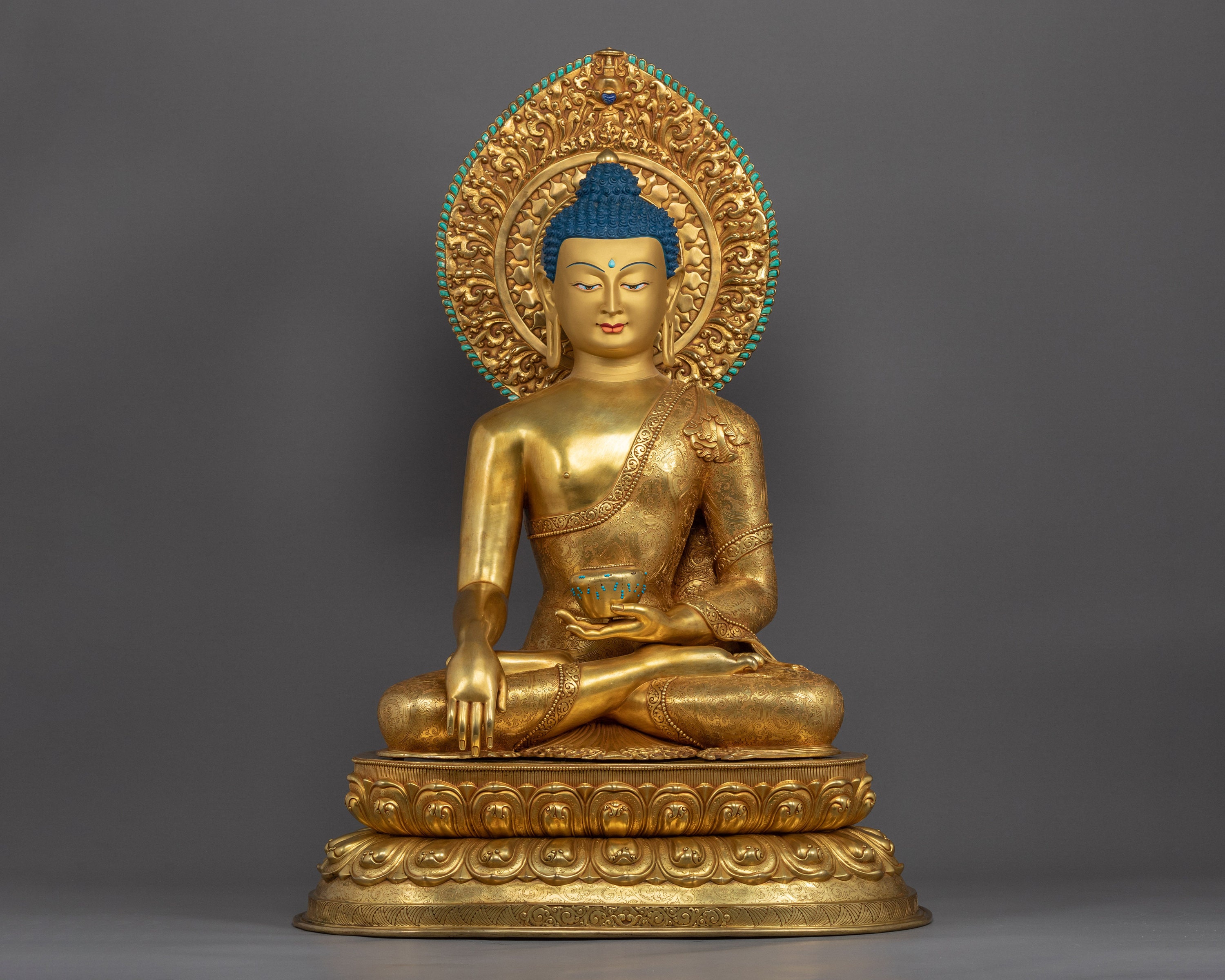 ネパール　釈迦牟尼坐像 釈迦牟尼仏の古代像 | 仏教の創始者ゴータマ・ブッダの手彫り