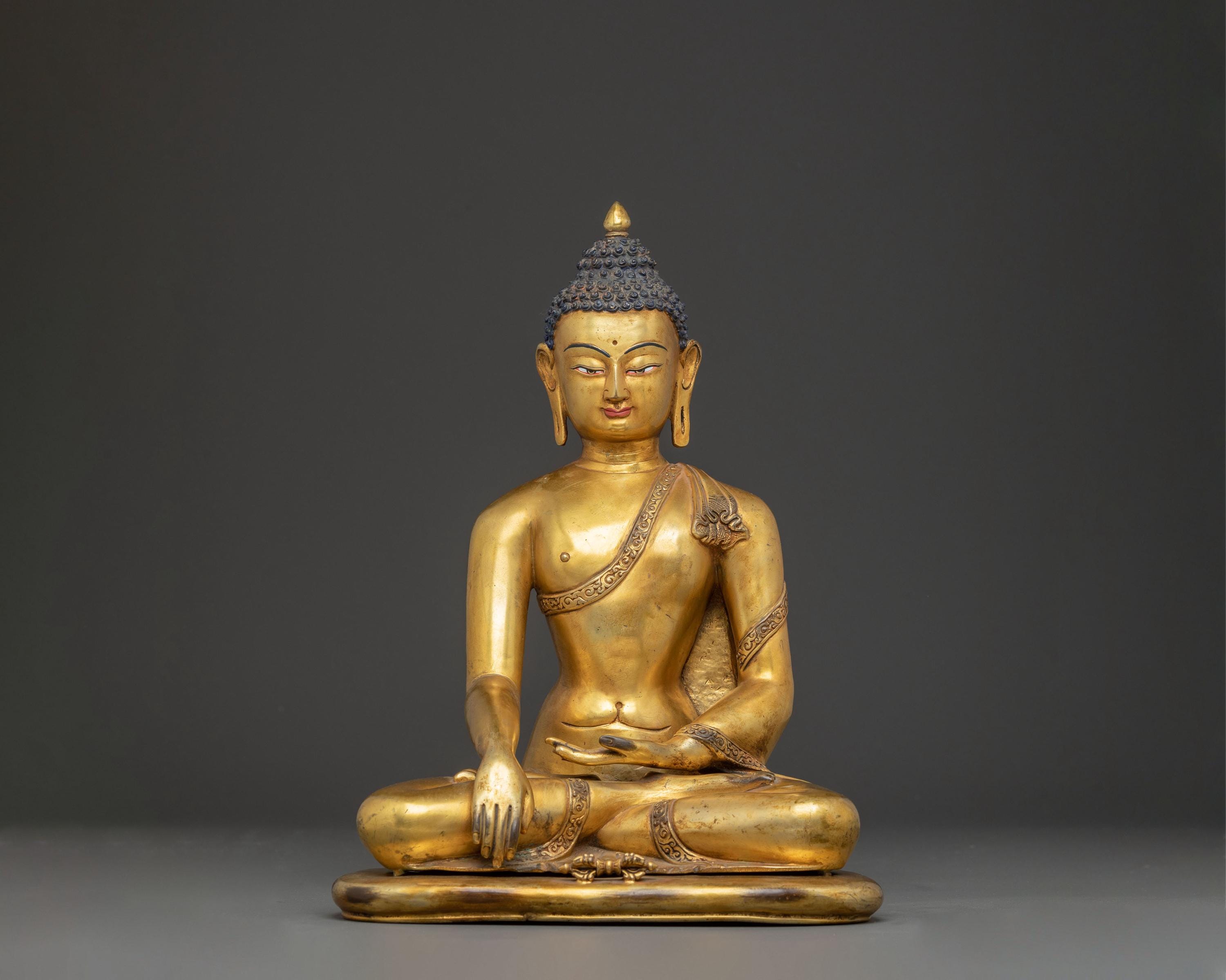 釈迦牟尼仏像：仏教の開祖 | ゴータマ・ブッダの黄金彫刻 | 力と知恵