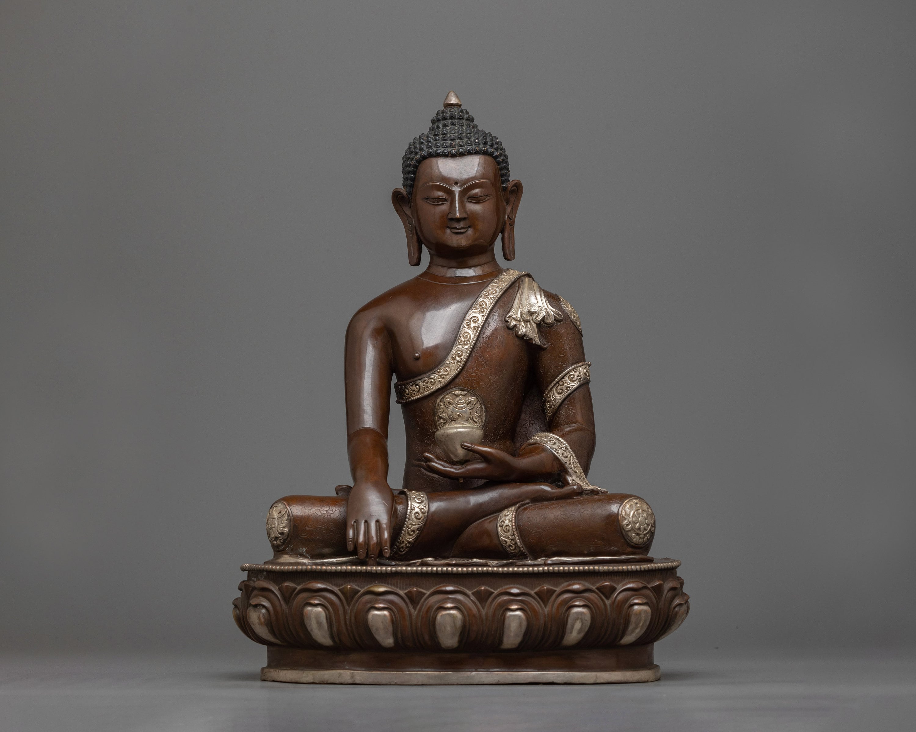 Shakyamuni Buddha 35cm Figure - Oxidized Copper With Silver-plated