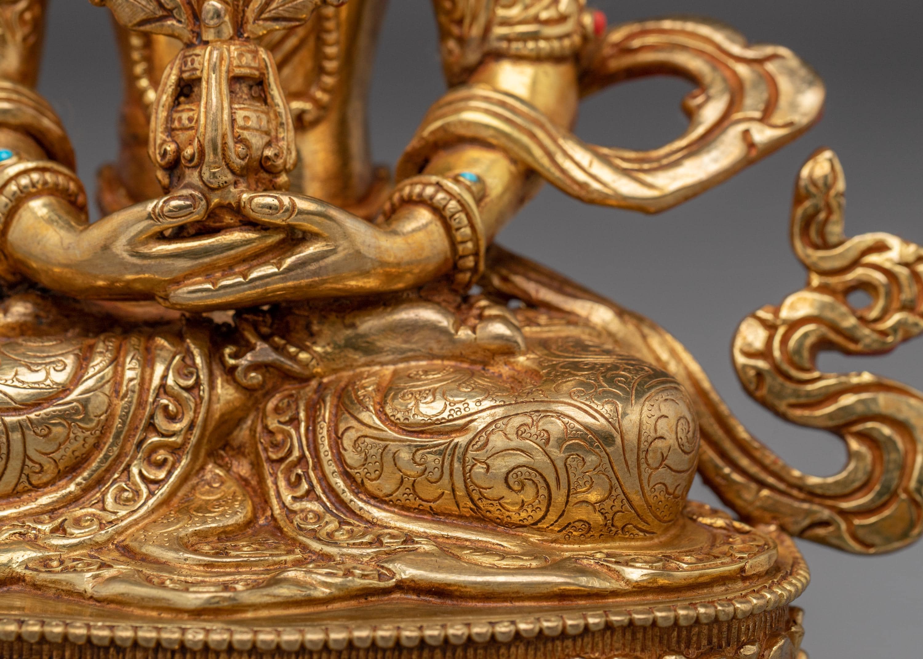 黄金の手作り阿弥陀如来像 | 高さ8.7インチ（22cm）24K金鍍金銅製長寿