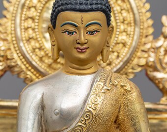 玉座に座る釈迦牟尼仏像 | ネパールの熟練職人による手作りの仏像