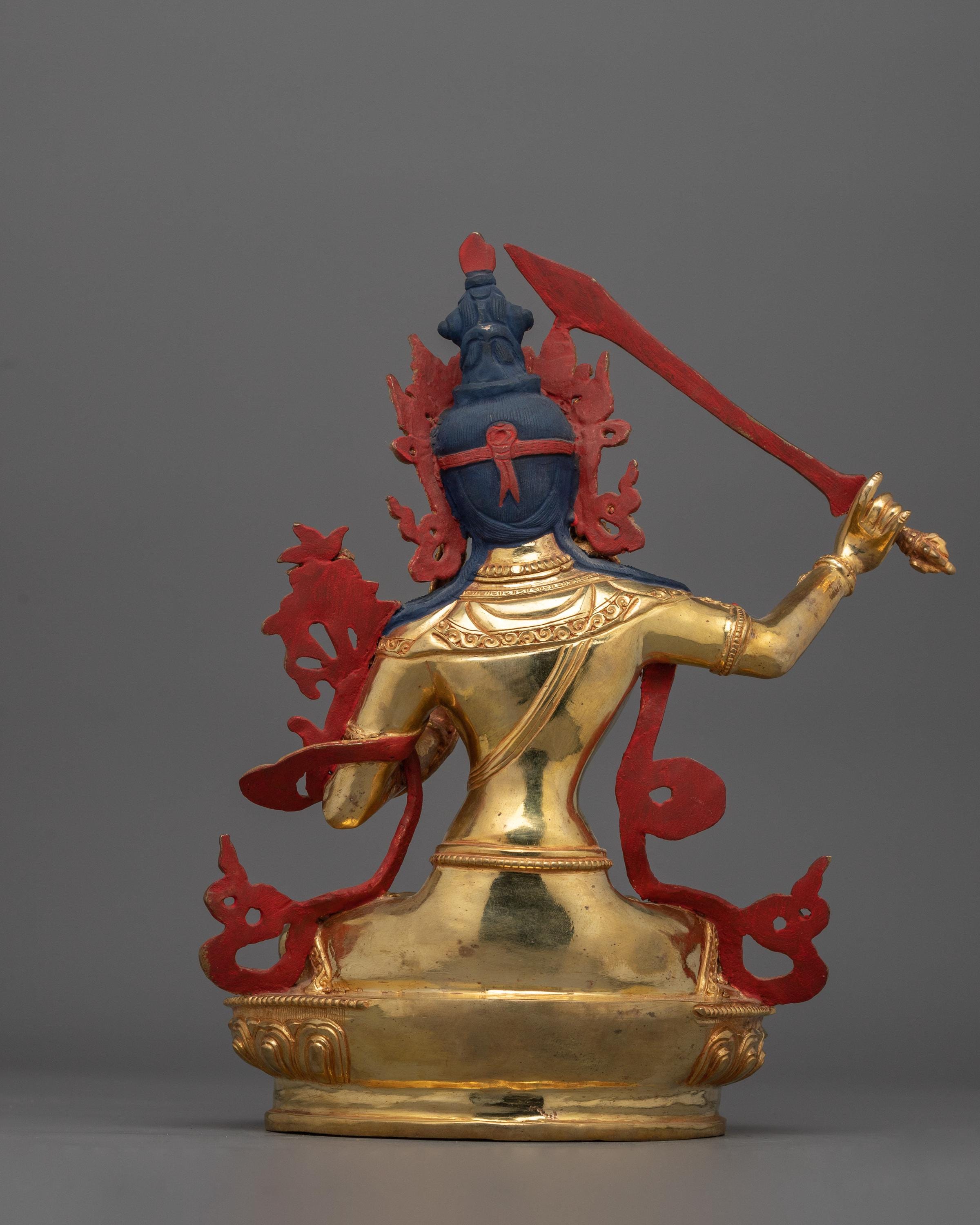 文殊菩薩の智慧の剣を持つ像 | 聖なる般若波羅蜜多経を授かった智慧の