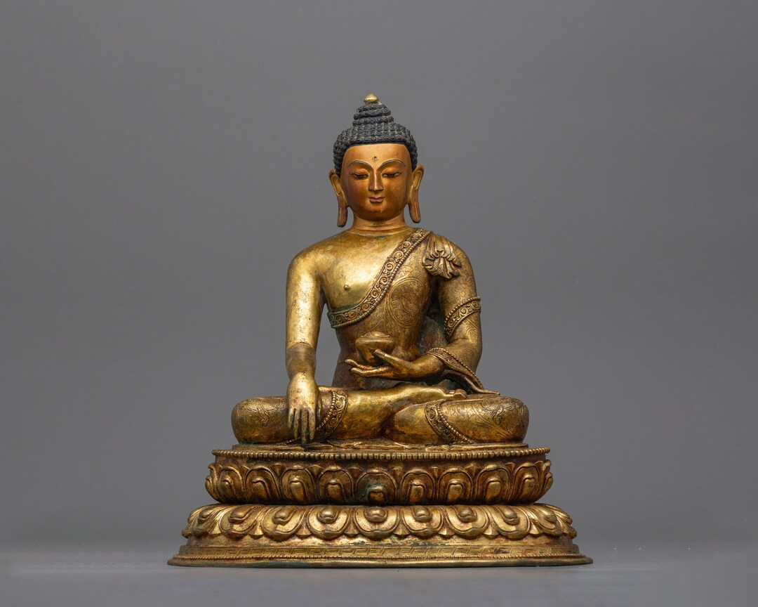 Shakyamuni Buddha Antique Figurine | Timeless Elegance and