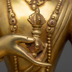 Gyllene staty av Dorje Sempa: Reningssymbol Vajrasattva - Figur för helgedom, altare och Dharma-dekor | Skulptur tillverkad i Nepal bild 7