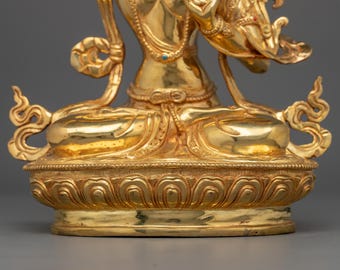 文殊菩薩の智慧の剣を持つ像 | 聖なる般若波羅蜜多経を授かった智慧の