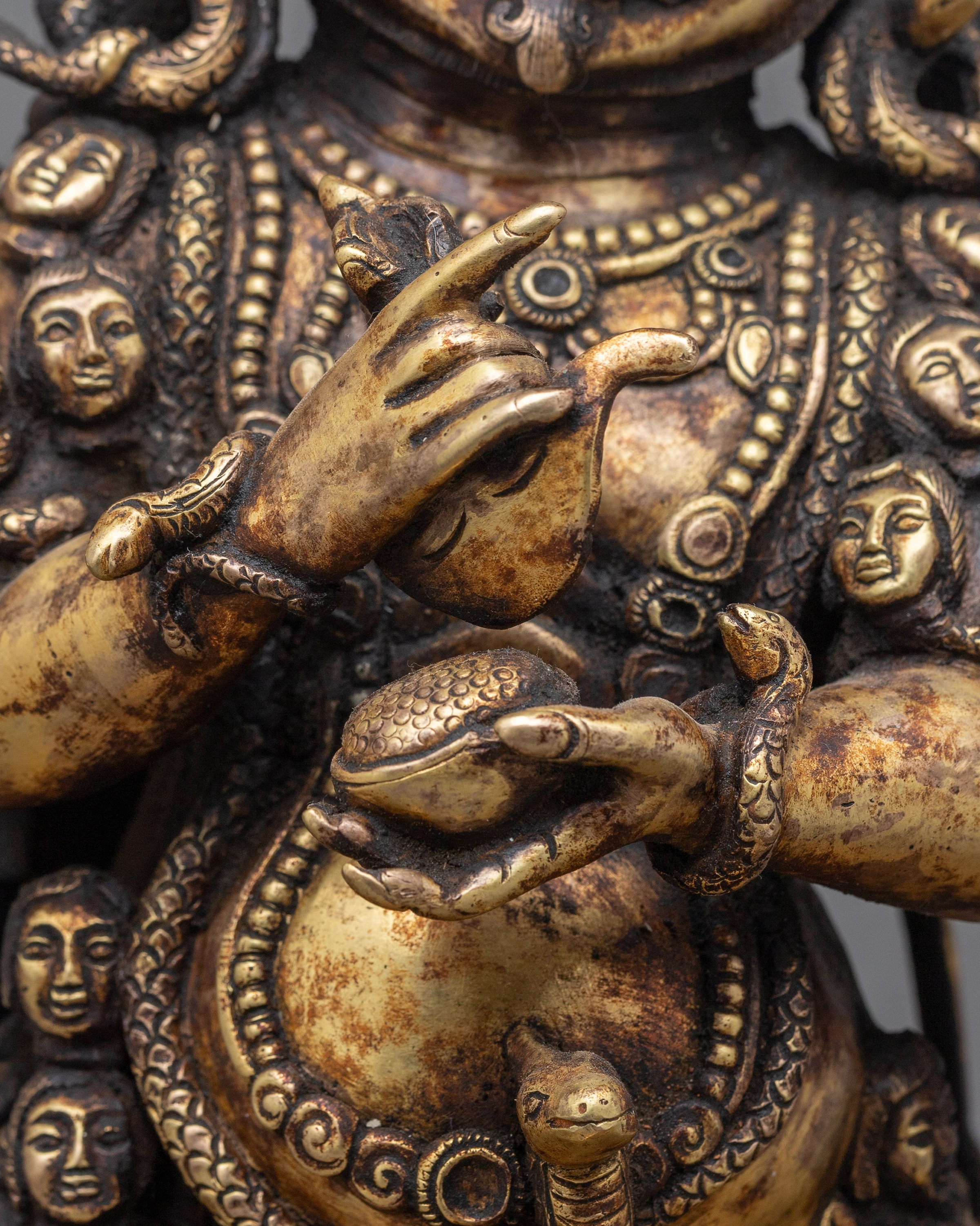 六本腕のマハーカーラとガネーシャ像 | 神の知恵の守護者 | もともと