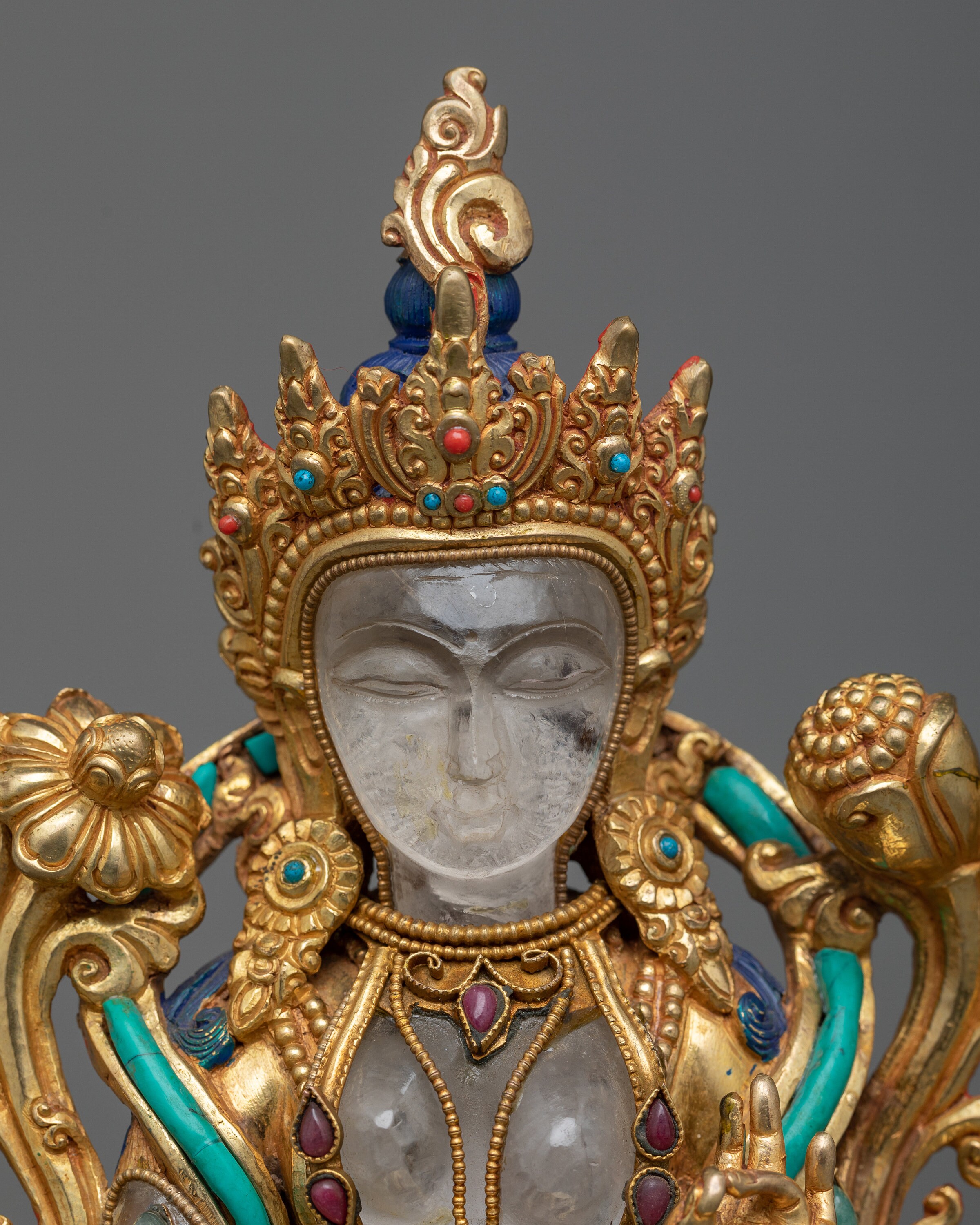 グリーンターラクリスタル像 – クリスタル、銅、そして信仰の魅惑的な