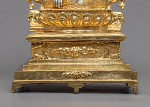 玉座に座る釈迦牟尼仏像 | ネパールの熟練職人による手作りの仏像